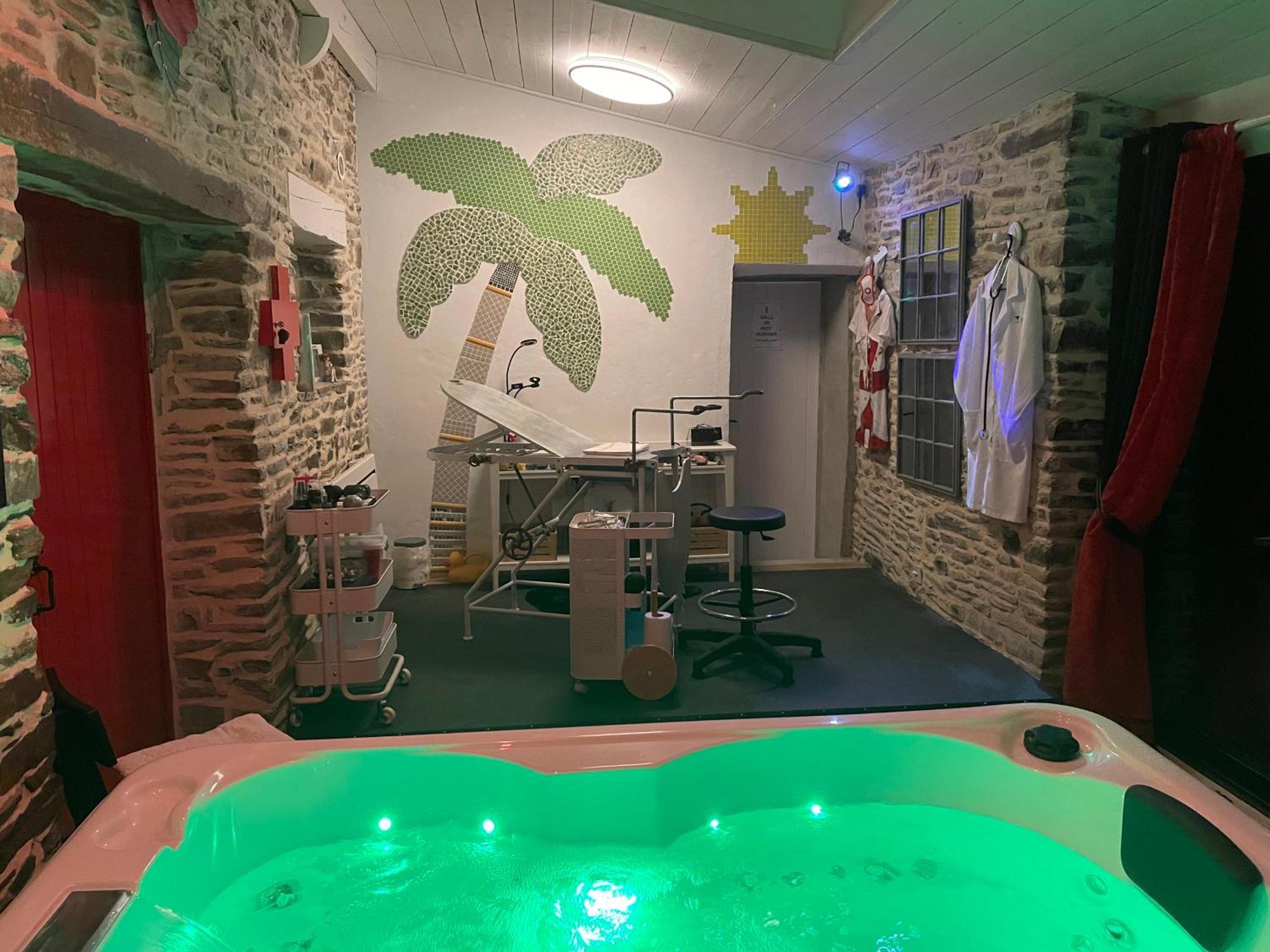 Love Room Donjon Dol In Love Bdsm Доль-де-Бретань Екстер'єр фото