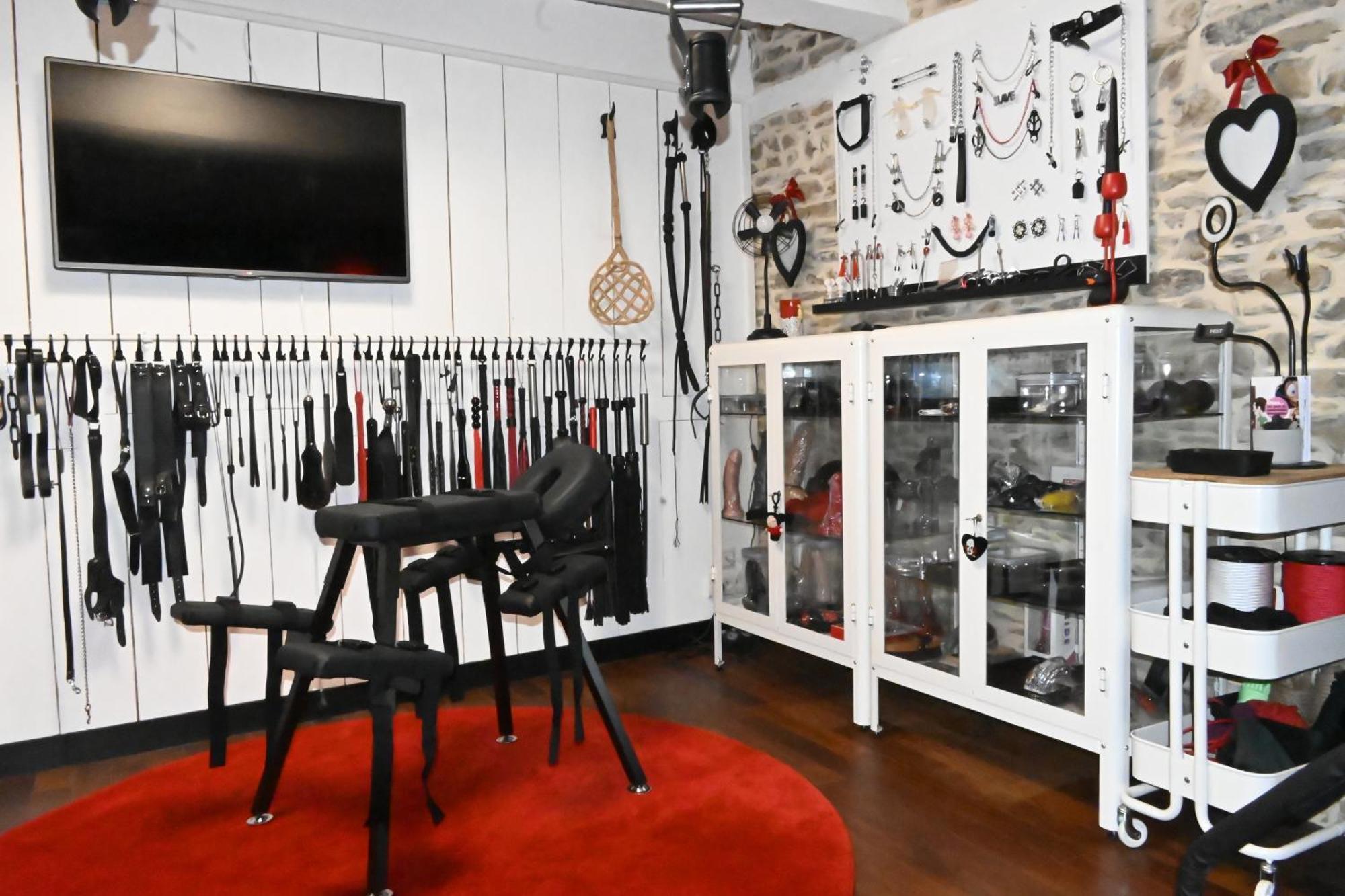 Love Room Donjon Dol In Love Bdsm Доль-де-Бретань Екстер'єр фото