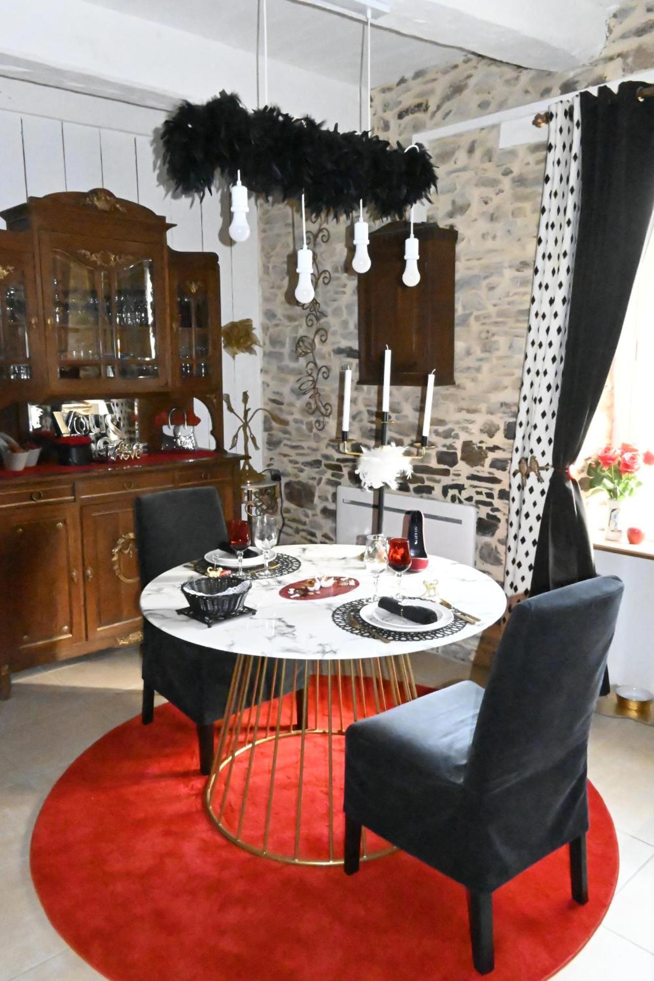 Love Room Donjon Dol In Love Bdsm Доль-де-Бретань Екстер'єр фото